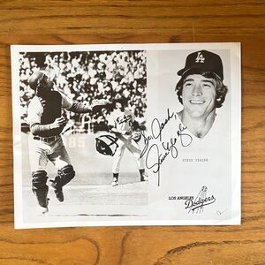 Los Angeles Dodgers STEVE YEAGER authentic Signed Photo